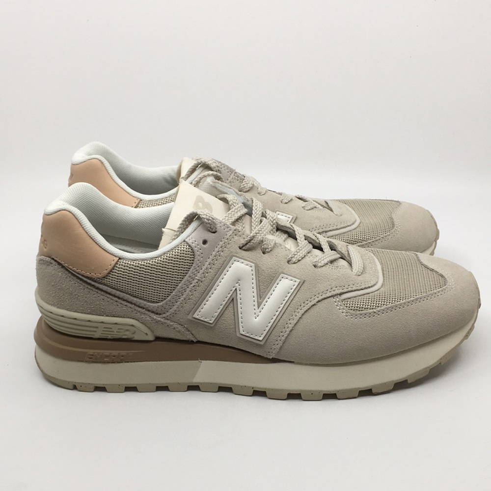 New Balance Women's Sneakers in Beige and White